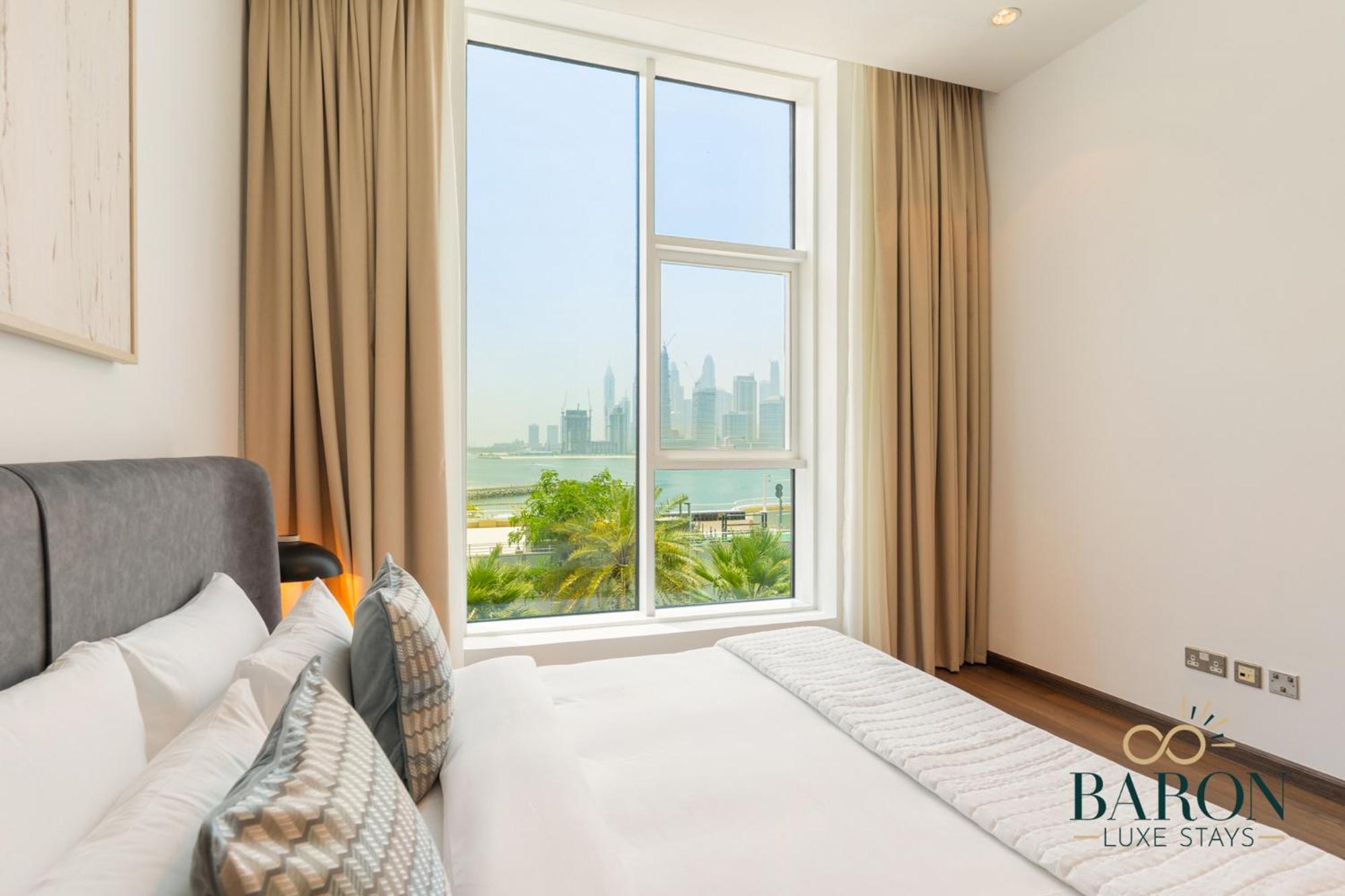 Large Waterfront 105 * Dubai
