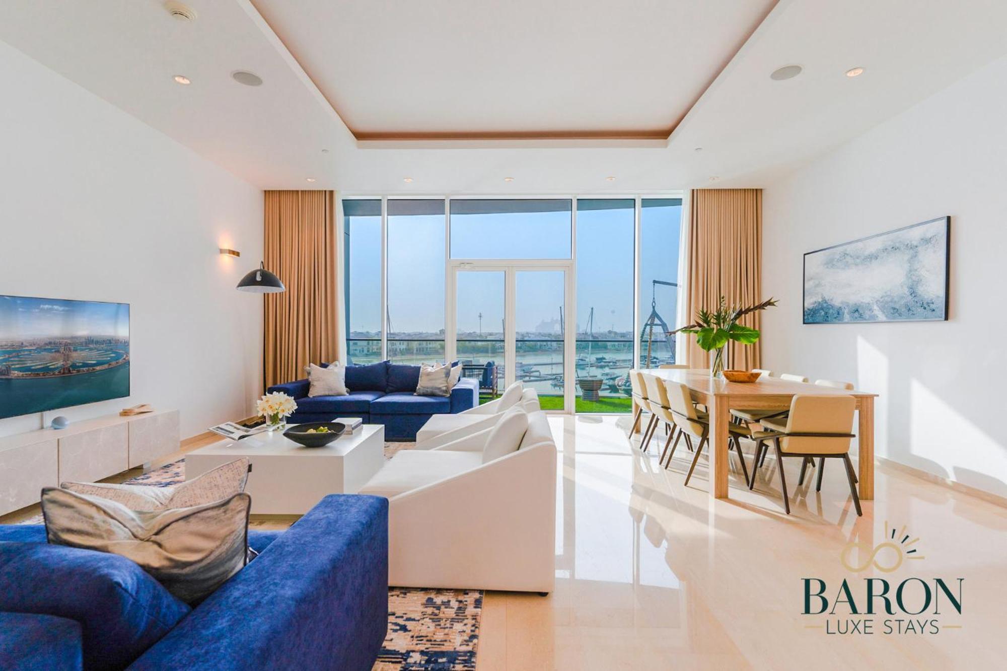 Large Waterfront 105 *